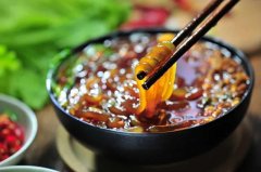 <b>凉拌炫彩丝的做法</b>